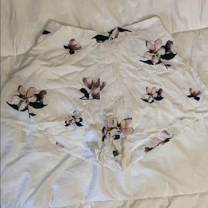 thin mini shorts with zipper!